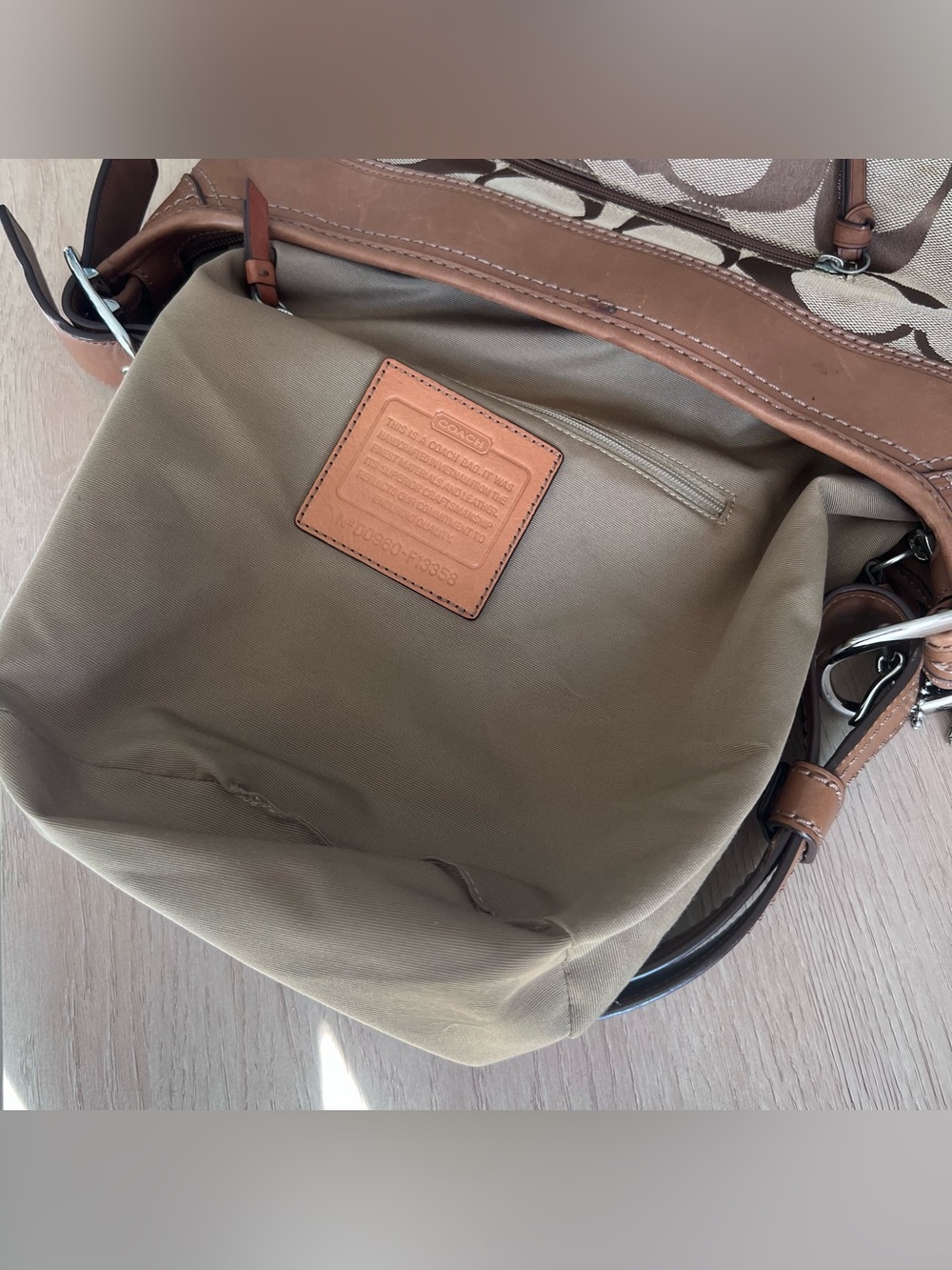 Vintage Coach Bleecker Signature Bucket Bag - Picture 6 of 7
